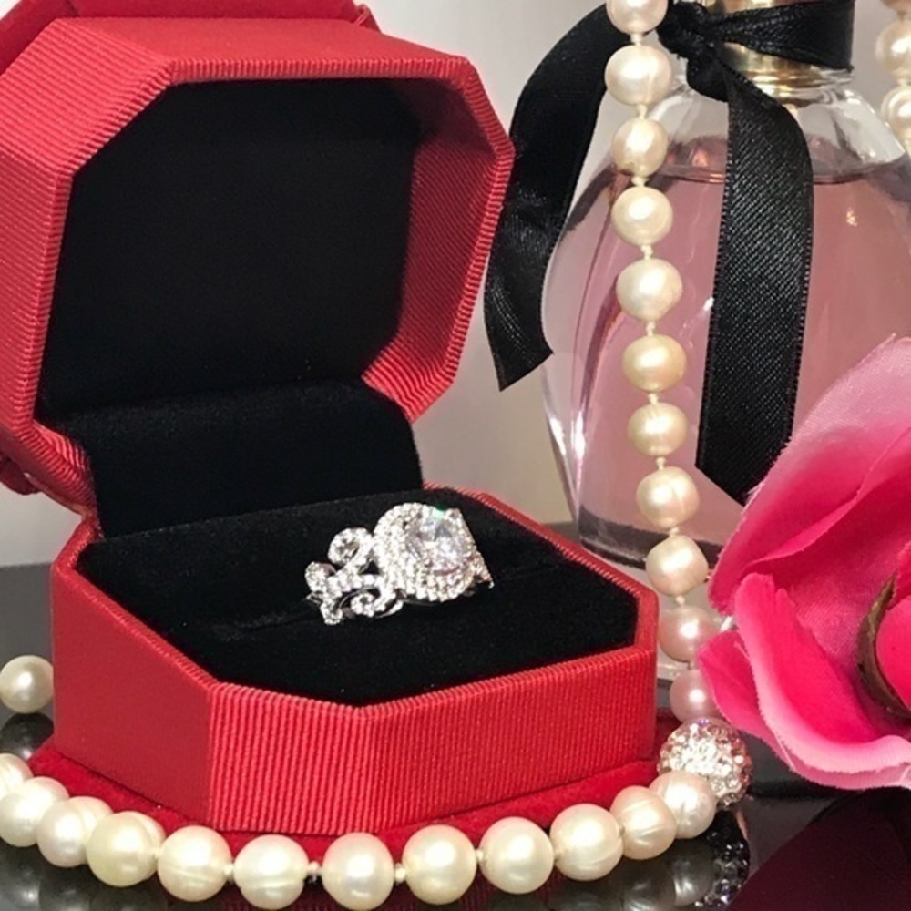 Sterling silver sparkly white sapphire ring